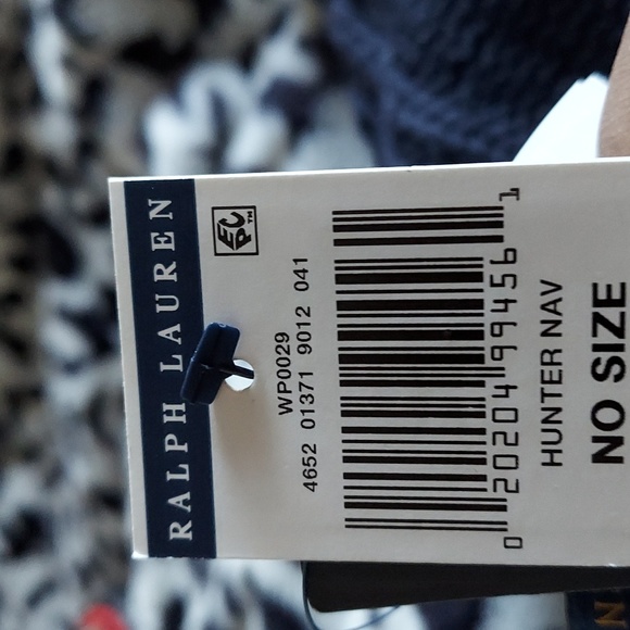 Polo Set of Snood and Classic Pom Pom Hat - Picture 9 of 11